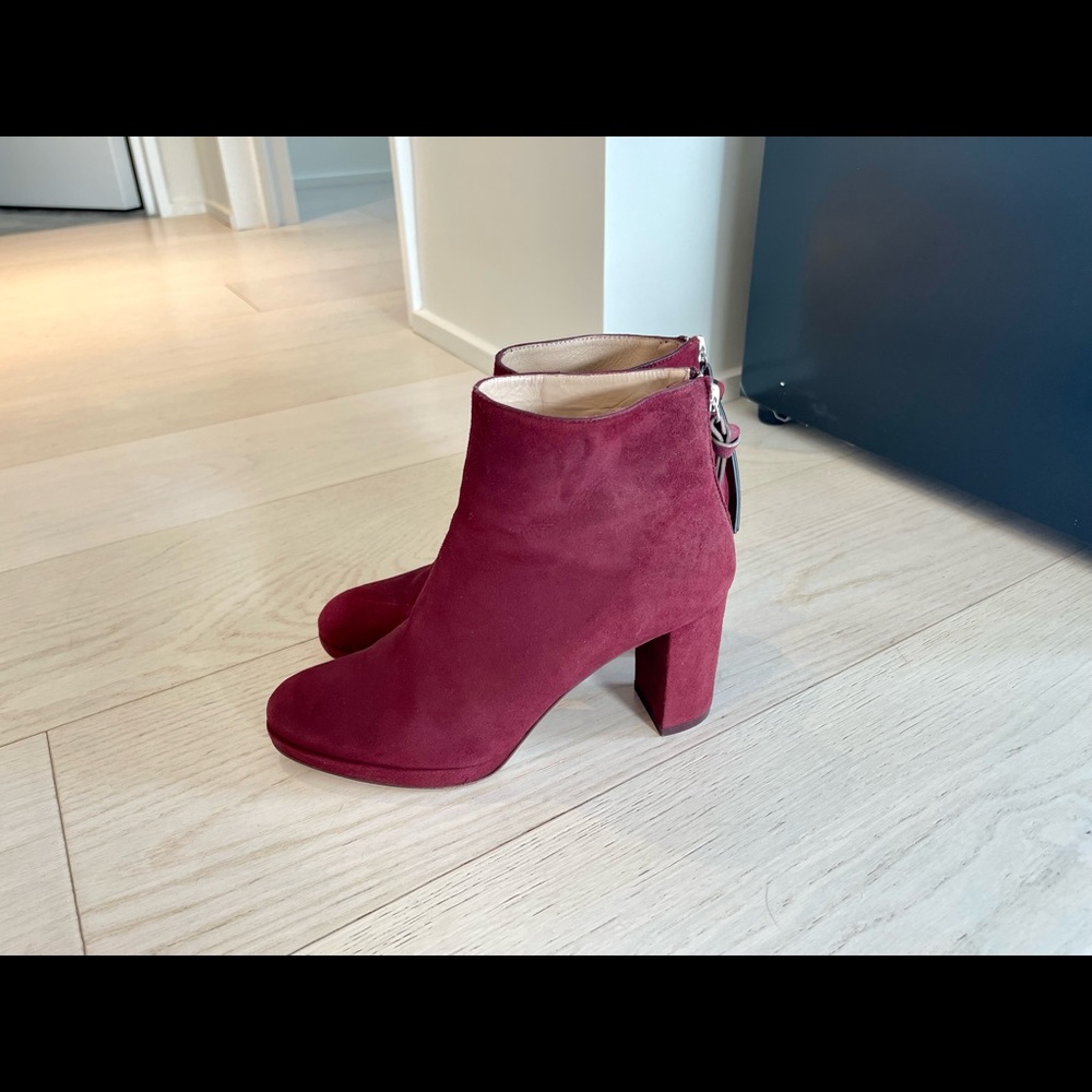 Chic Stuart Weitzman Ankle boots with heels